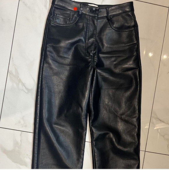 Aritzia Melina - size 4 - Picture 4 of 4